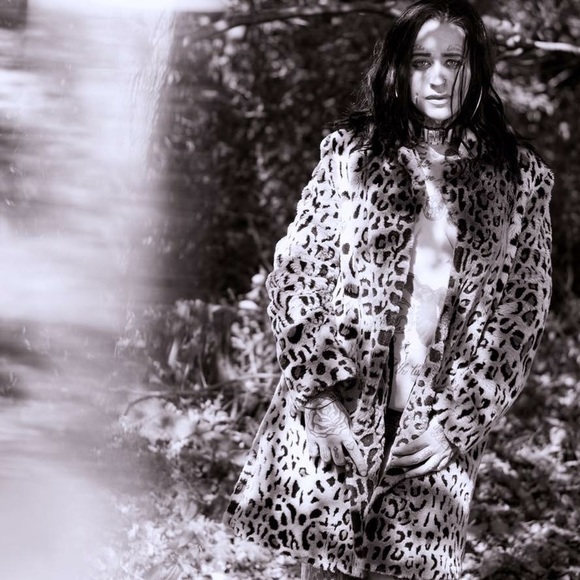 📌Meet your fellow Posher,Alannah📌 - Picture 6 of 8